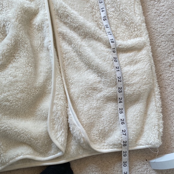 Fuzzy Vest with Pockets - Picture 5 of 8